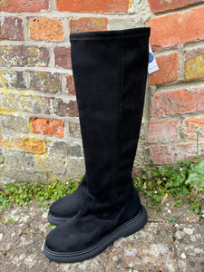 Hetre Alresford Hampshire shoe STORE Pedro Miralles Rubber Sole Black Stretch Boot