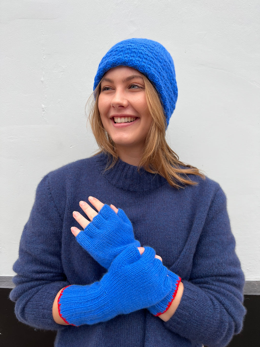 Hetre Alresford Hampshire Accessory Store English Weather Orkney Blue Mittens