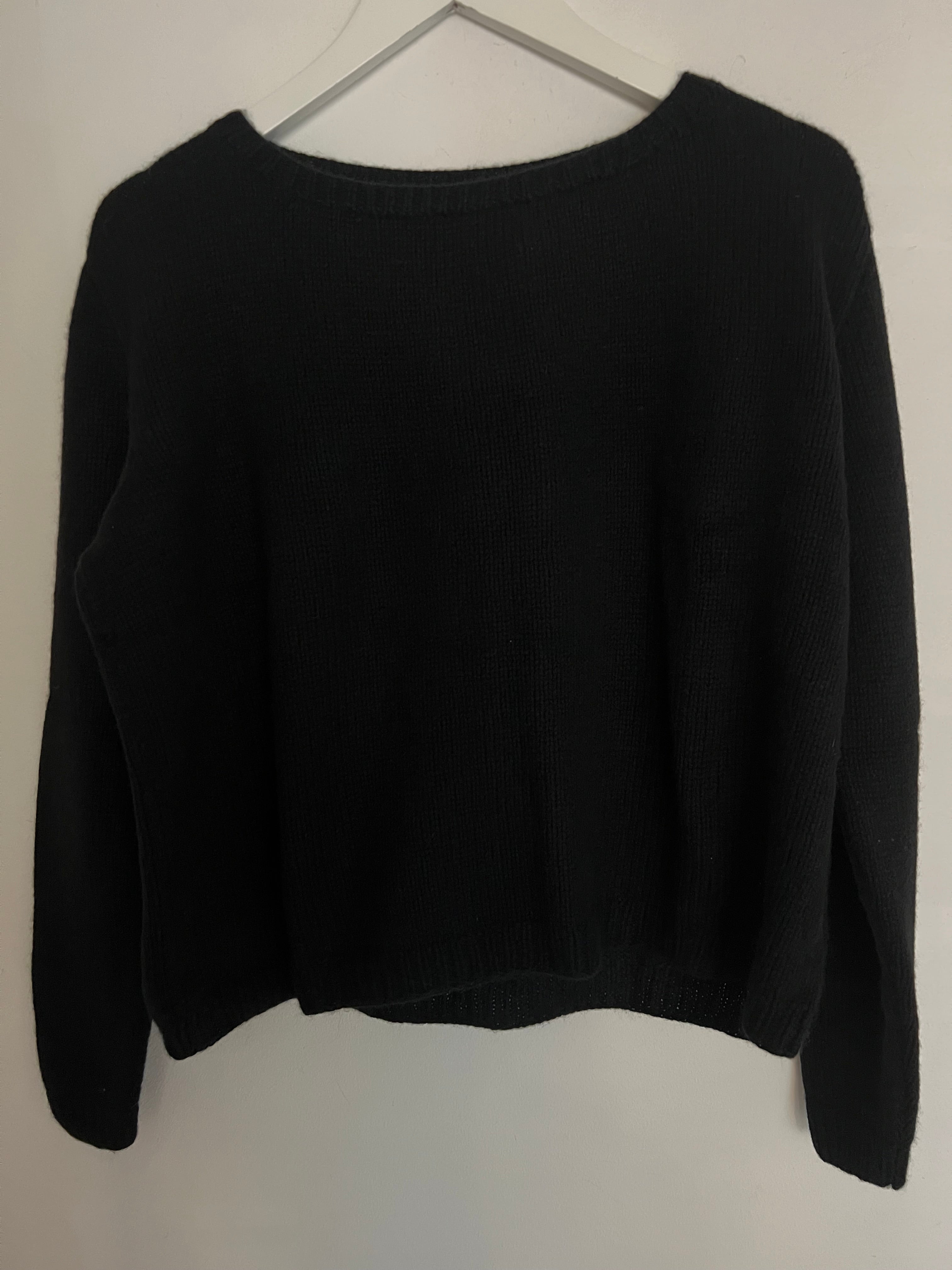Hetre Alresford Hampshire Clothes Store English Weather Black Sophie Cashmere Sweater