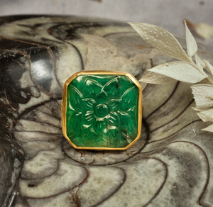 Hetre Alresford Hampshire Jewellery Store Sophie Theakston Carved Emerald Square Ring